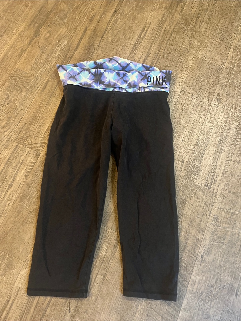 PINK Victoria's Secret Black Capri Leggings